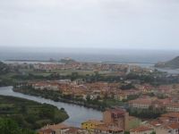 Blick vom Castello Serravalle zum Meer